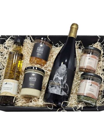 Festlig Gavekurv med Tapas og Rødvin – Perfekt til Fejring!